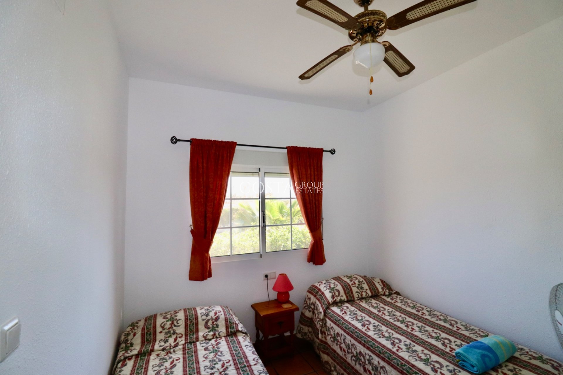 Revente - Villa -
Catral