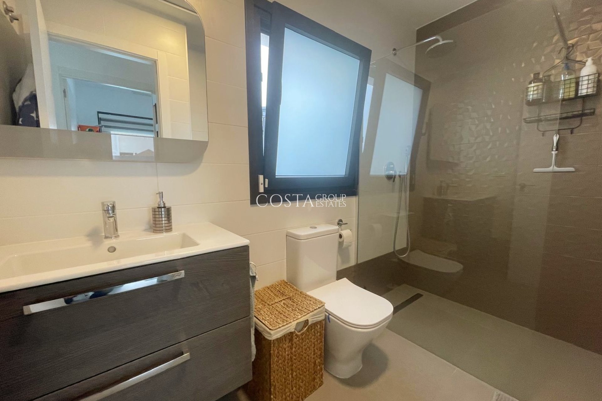Revente - Villa -
Ciudad Quesada - Pueblo Bravo