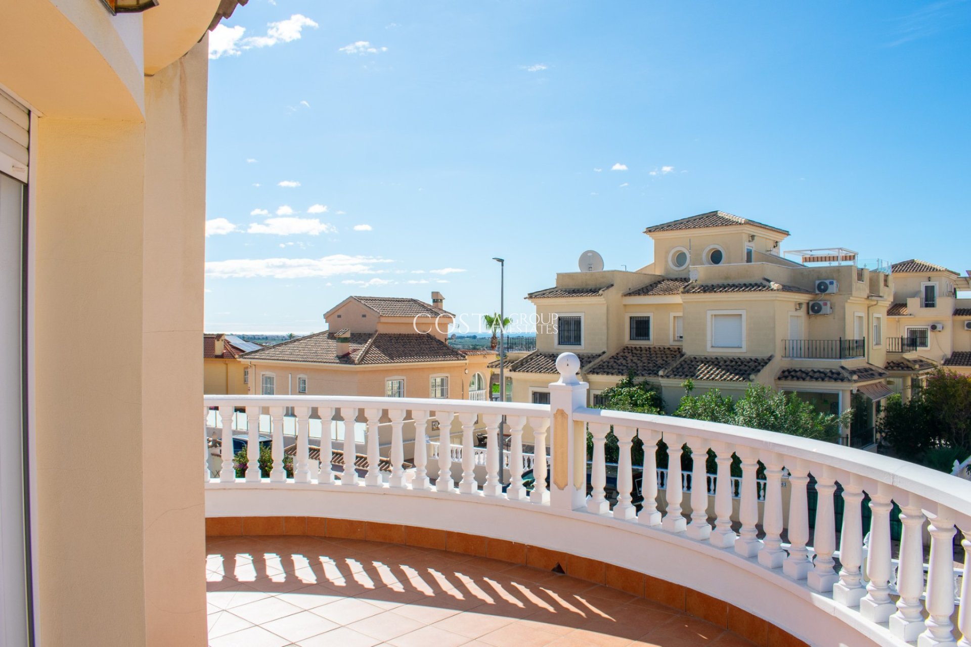 Revente - Villa -
Ciudad Quesada - Urbanizaciones