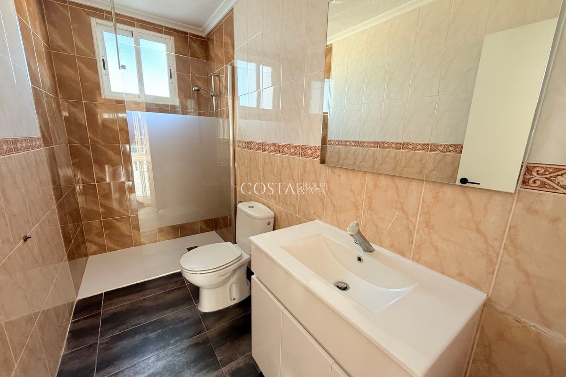 Revente - Villa -
Dolores - Dolores Centro