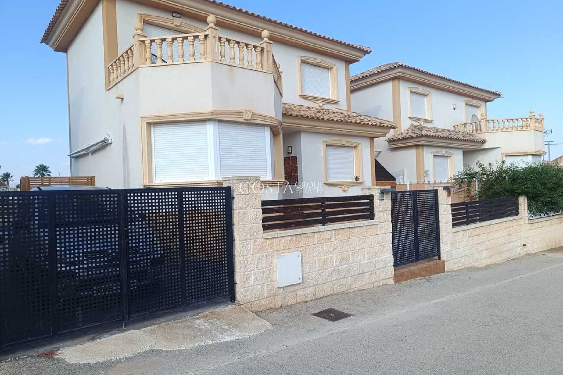 Revente - Villa -
Fortuna - El Reloj