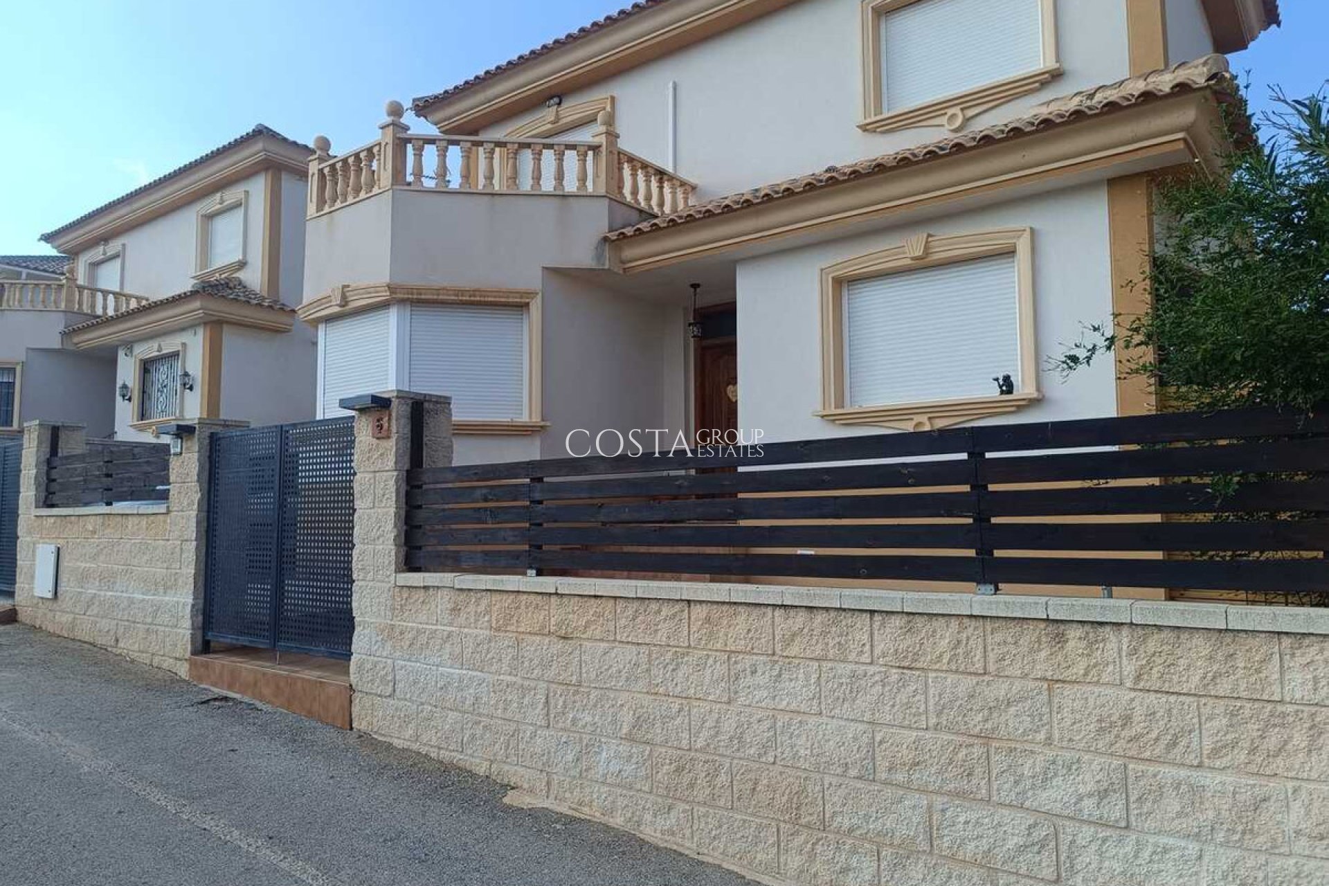 Revente - Villa -
Fortuna - El Reloj