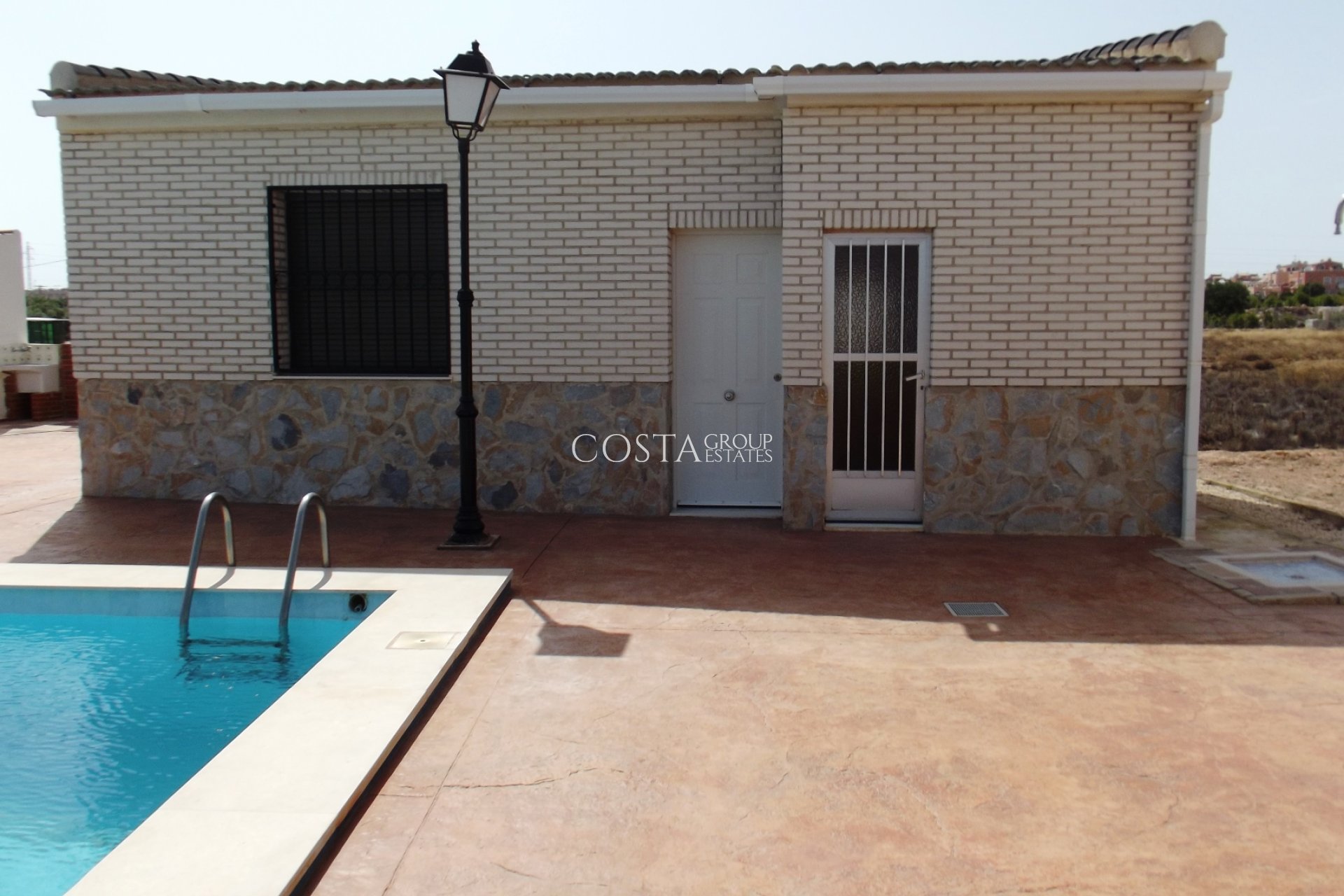 Revente - Villa -
Los Montesinos - La Herrada