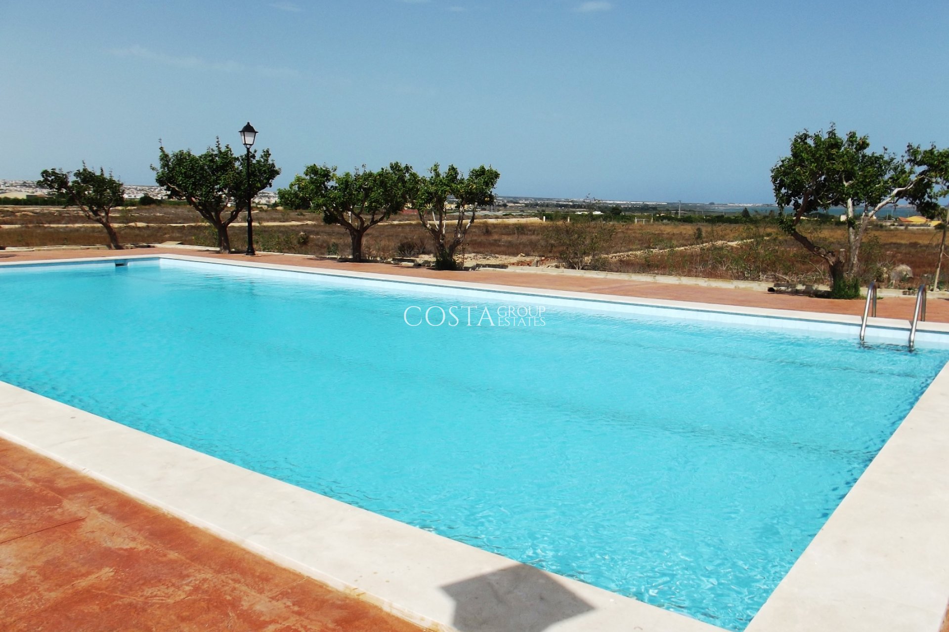 Revente - Villa -
Los Montesinos - La Herrada
