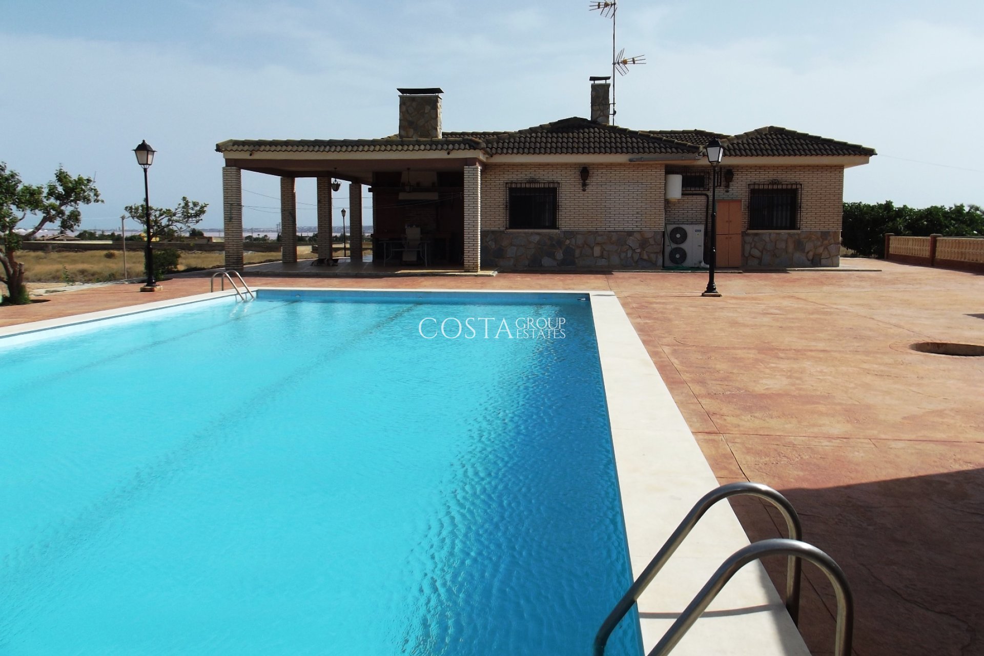 Revente - Villa -
Los Montesinos - La Herrada