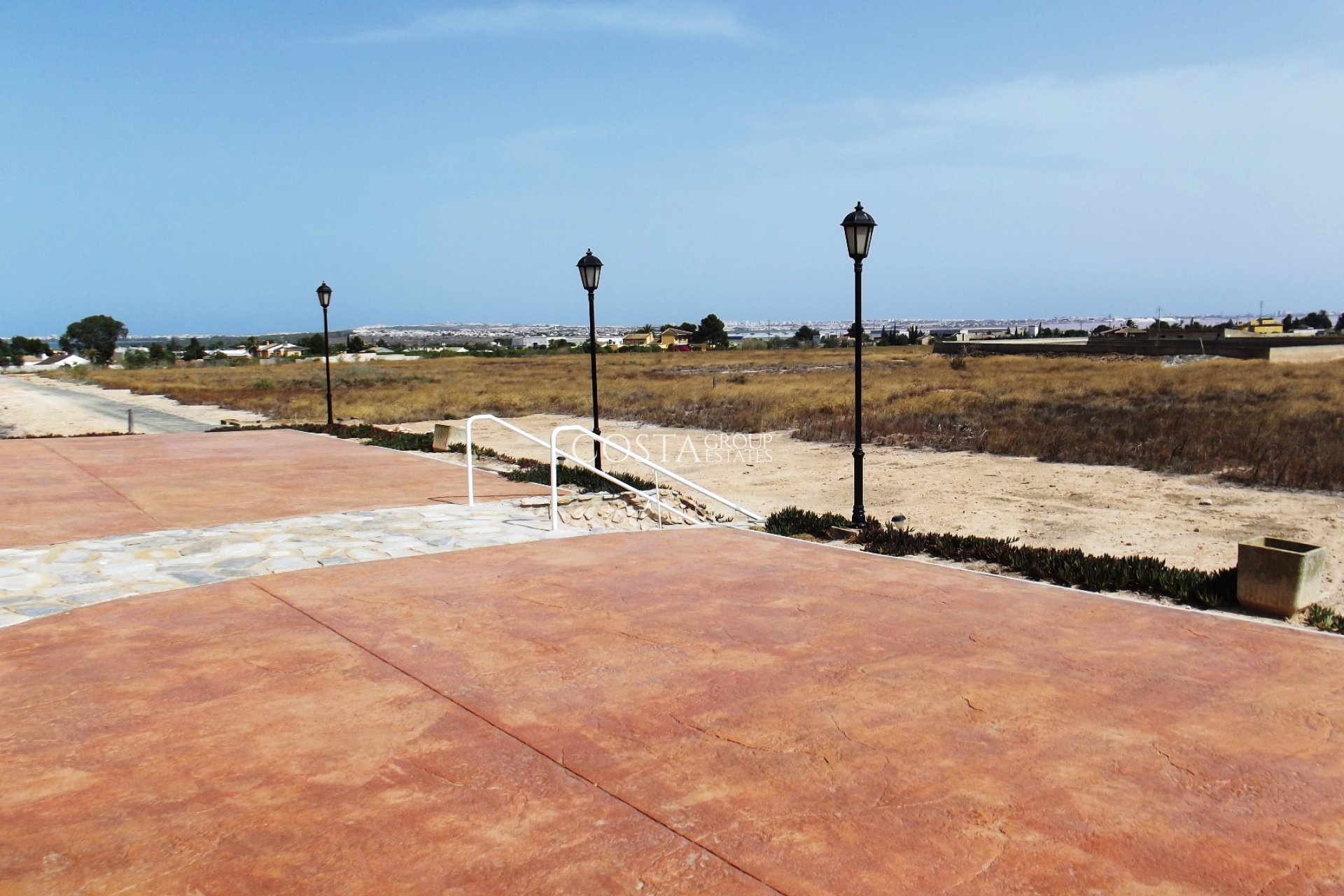 Revente - Villa -
Los Montesinos - La Herrada