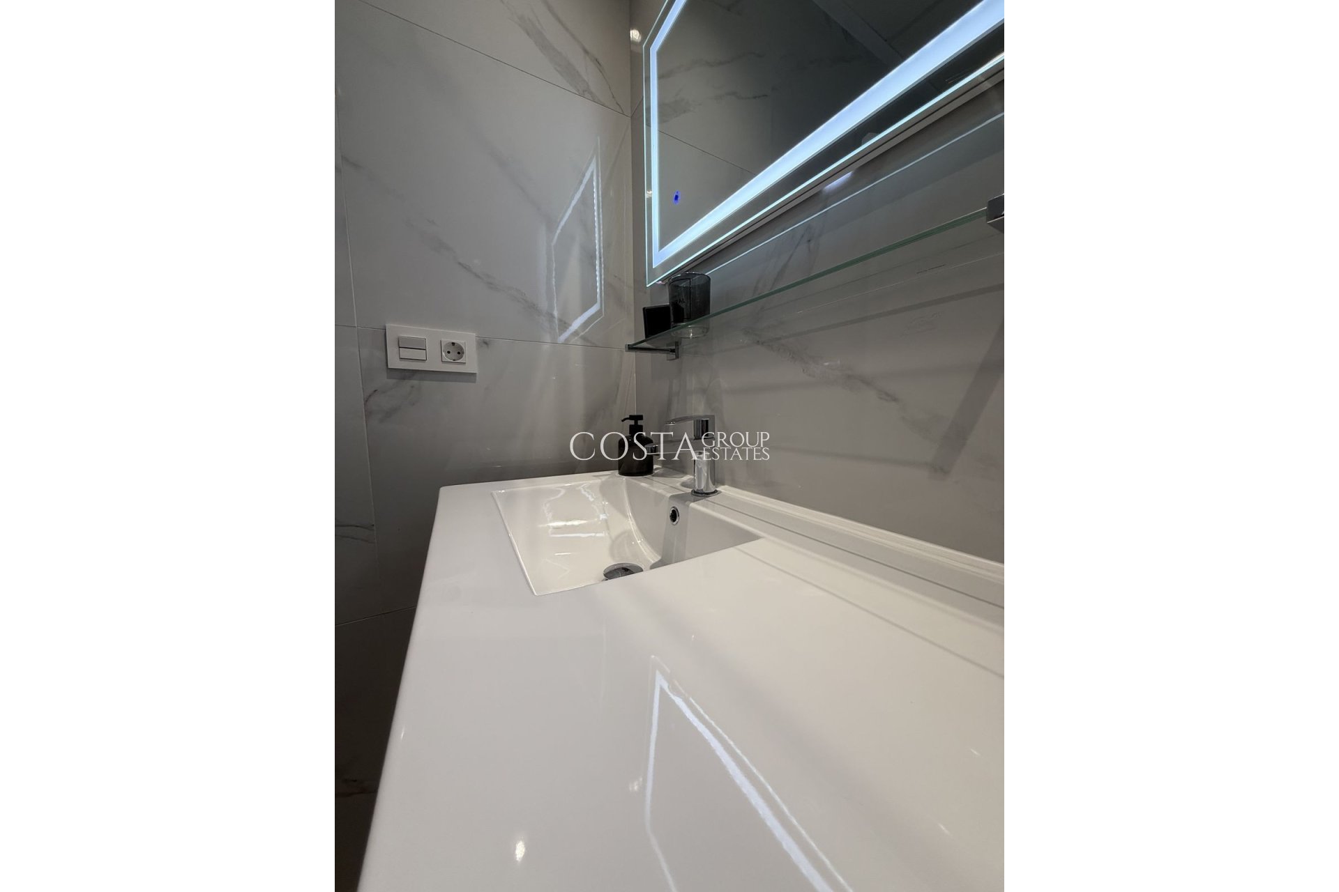 Revente - Villa -
Los Montesinos - Los Montesinos Centro