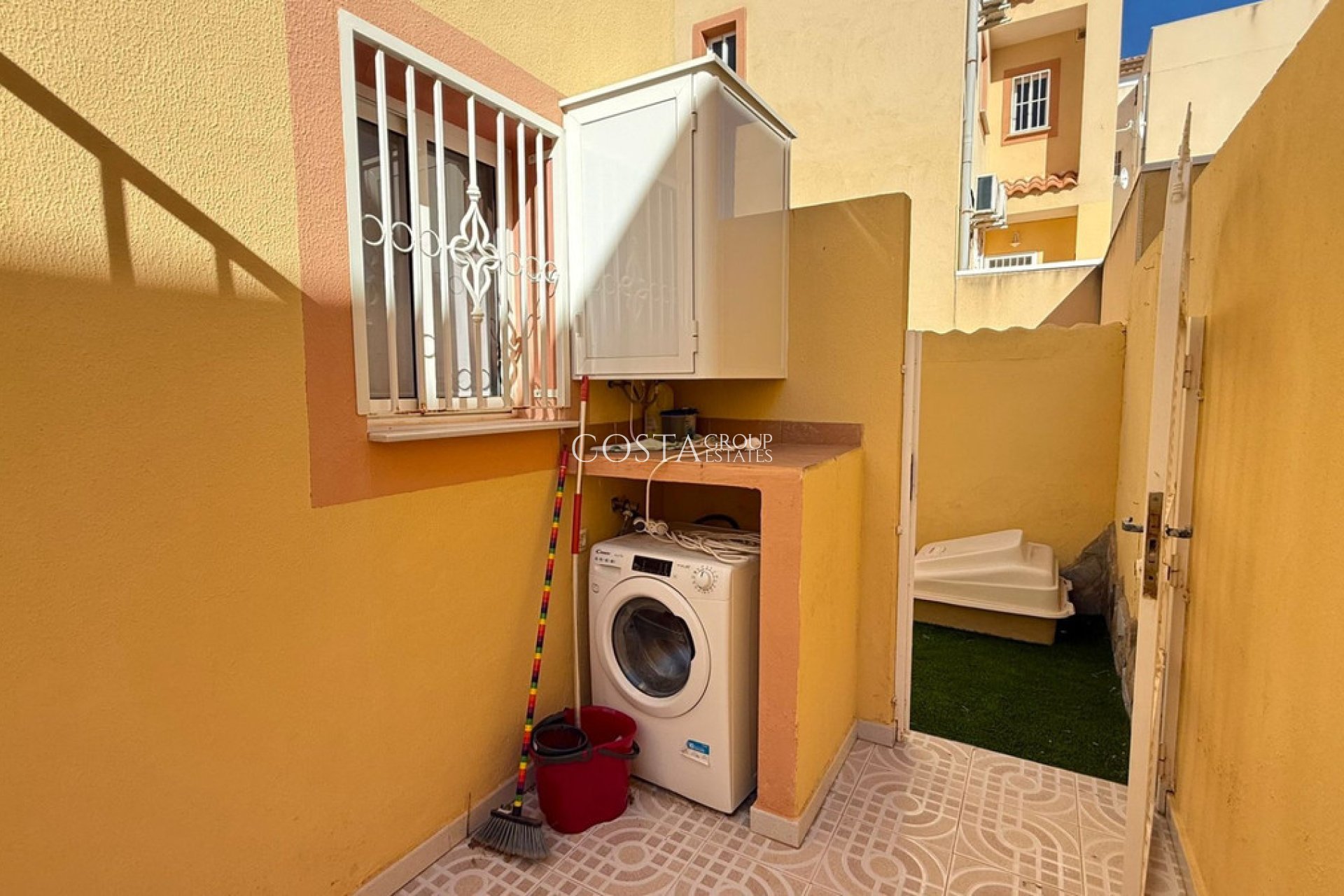 Revente - Villa -
Orihuela Costa - Blue Lagoon