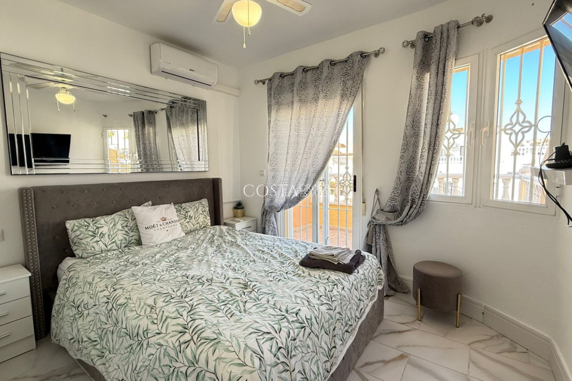 Revente - Villa -
Orihuela Costa - Blue Lagoon