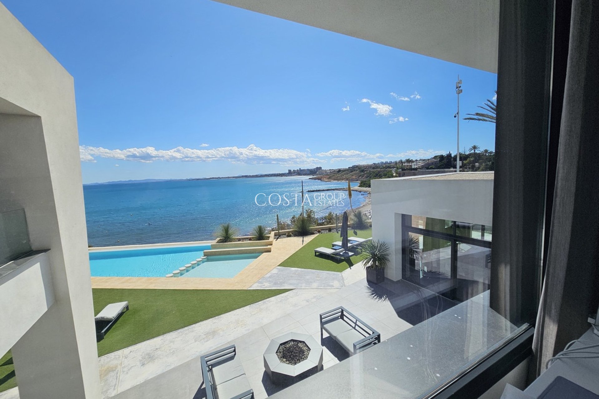 Revente - Villa -
Orihuela Costa - Cabo Roig
