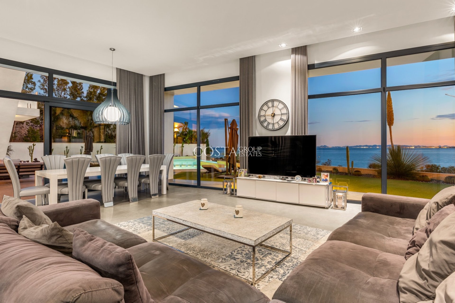 Revente - Villa -
Orihuela Costa - Cabo Roig