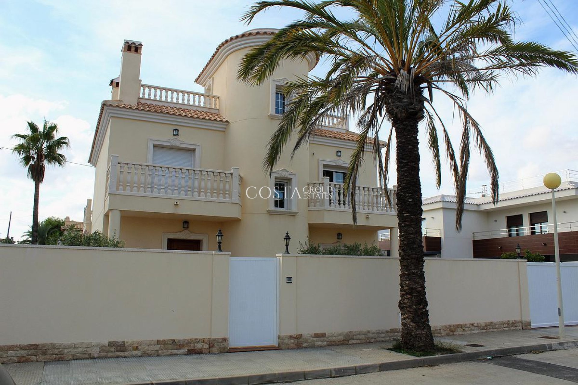 Revente - Villa -
Orihuela Costa - Cabo Roig