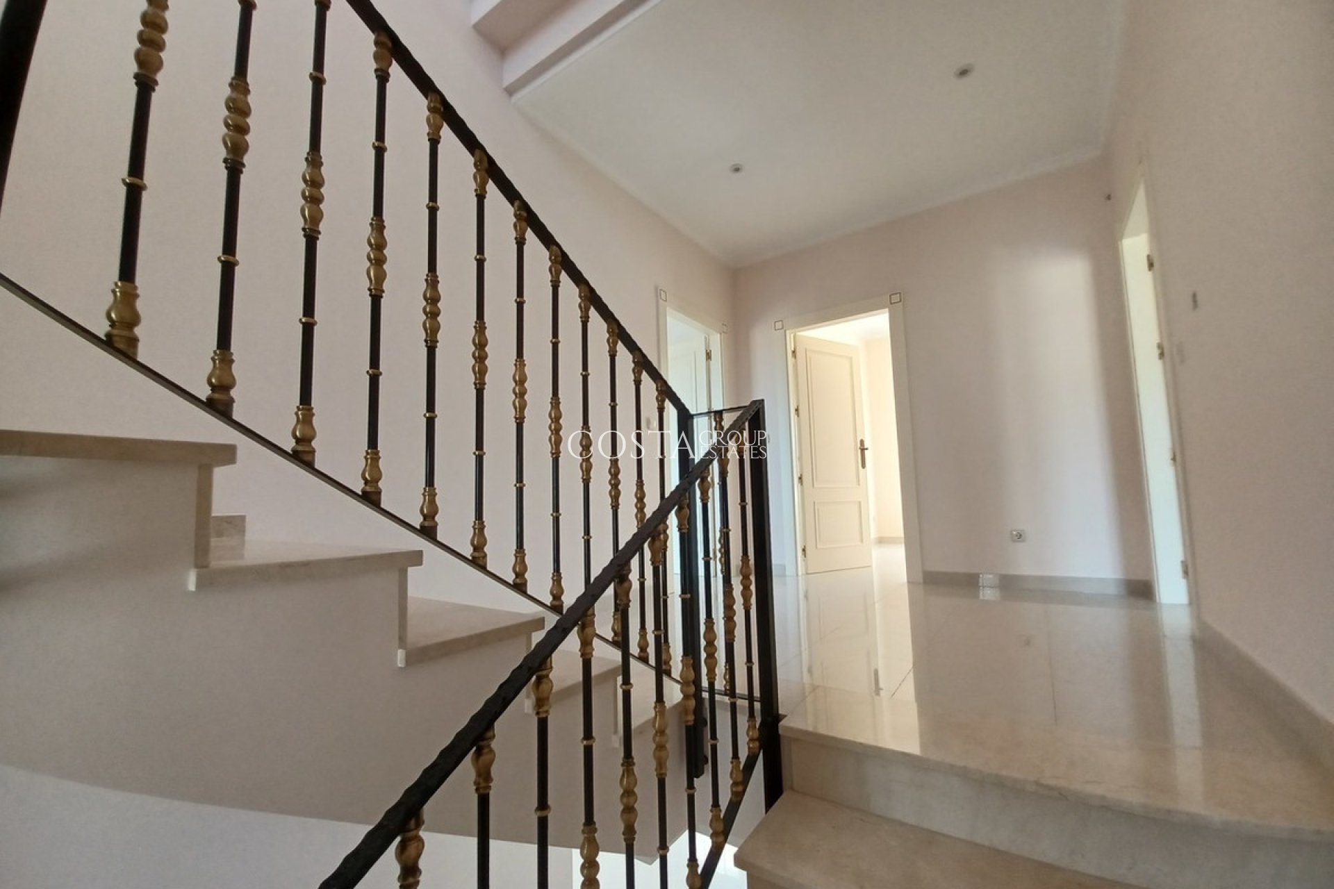 Revente - Villa -
Orihuela Costa - Cabo Roig