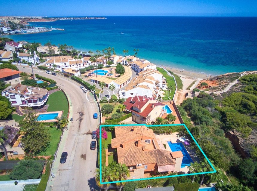Revente - Villa -
Orihuela Costa - Campoamor