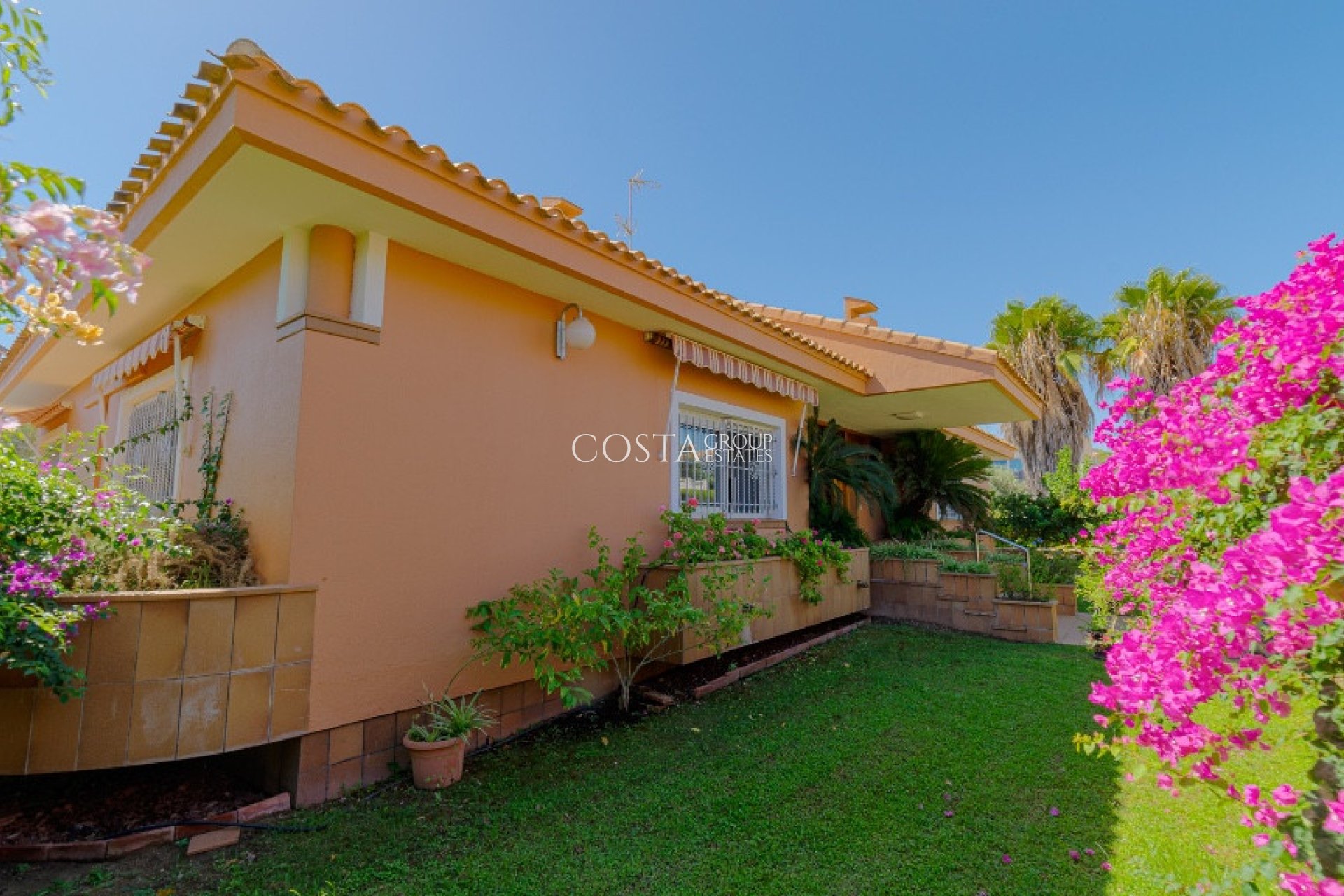 Revente - Villa -
Orihuela Costa - Campoamor