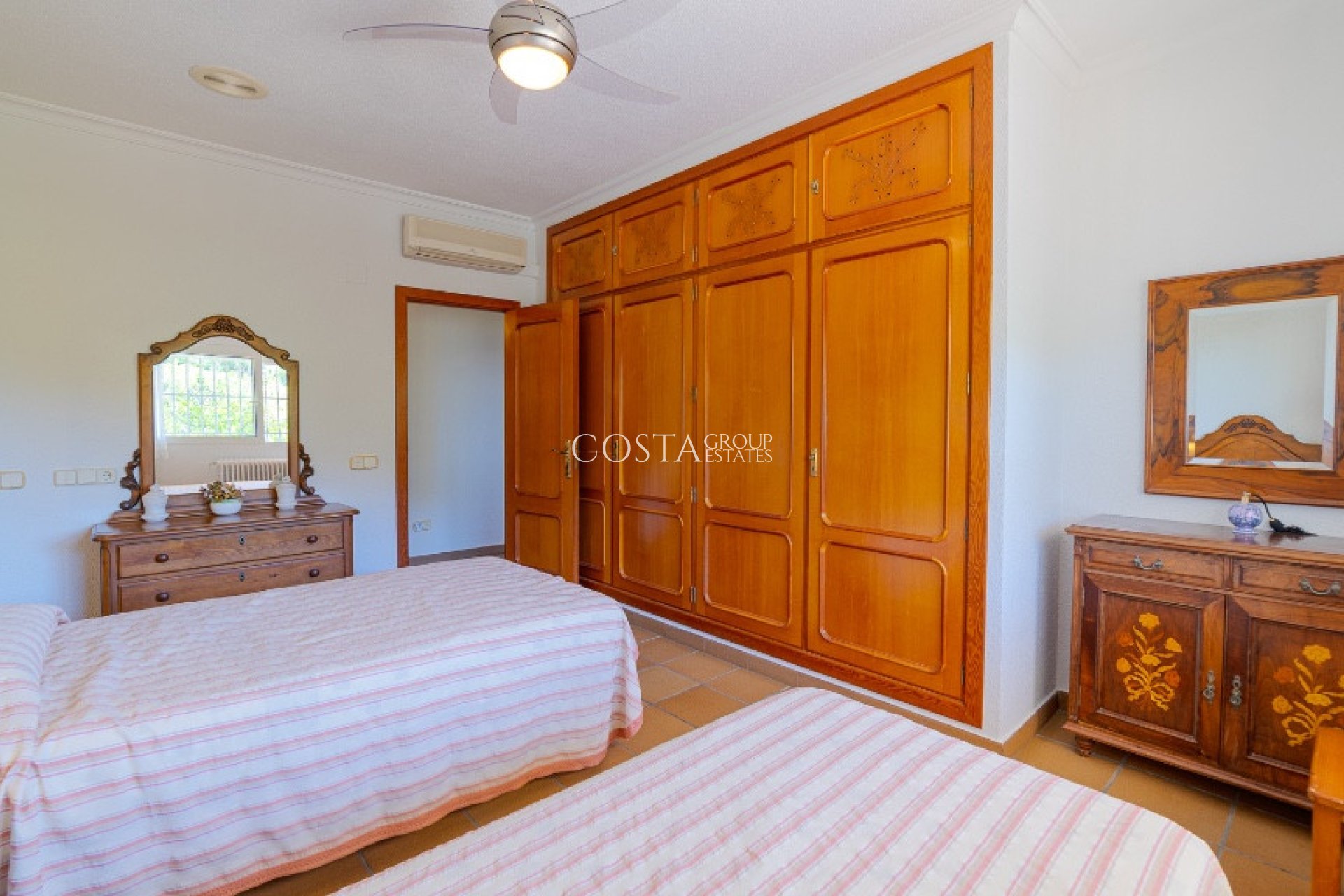 Revente - Villa -
Orihuela Costa - Campoamor