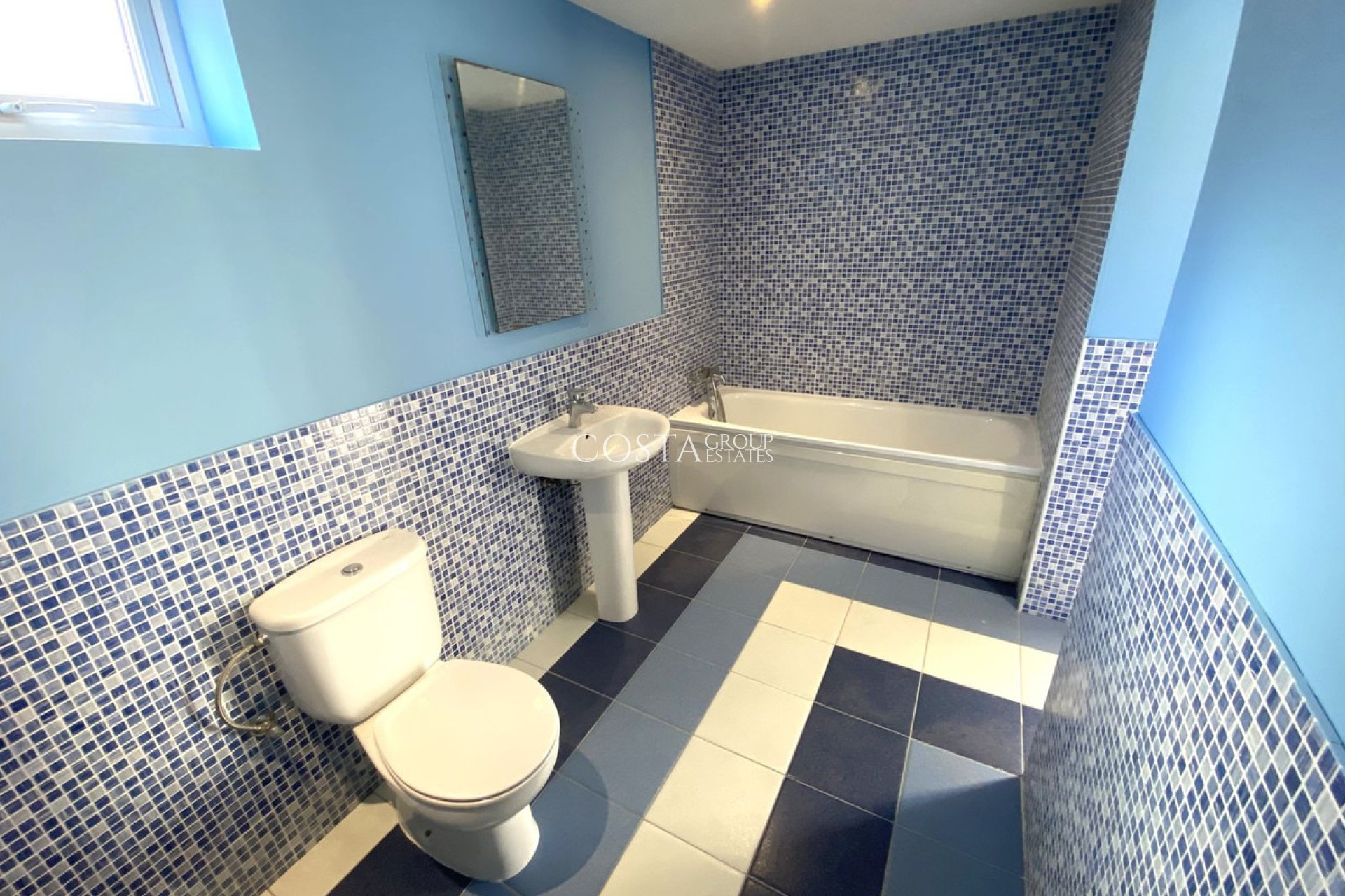 Revente - Villa -
Orihuela Costa - La Zenia