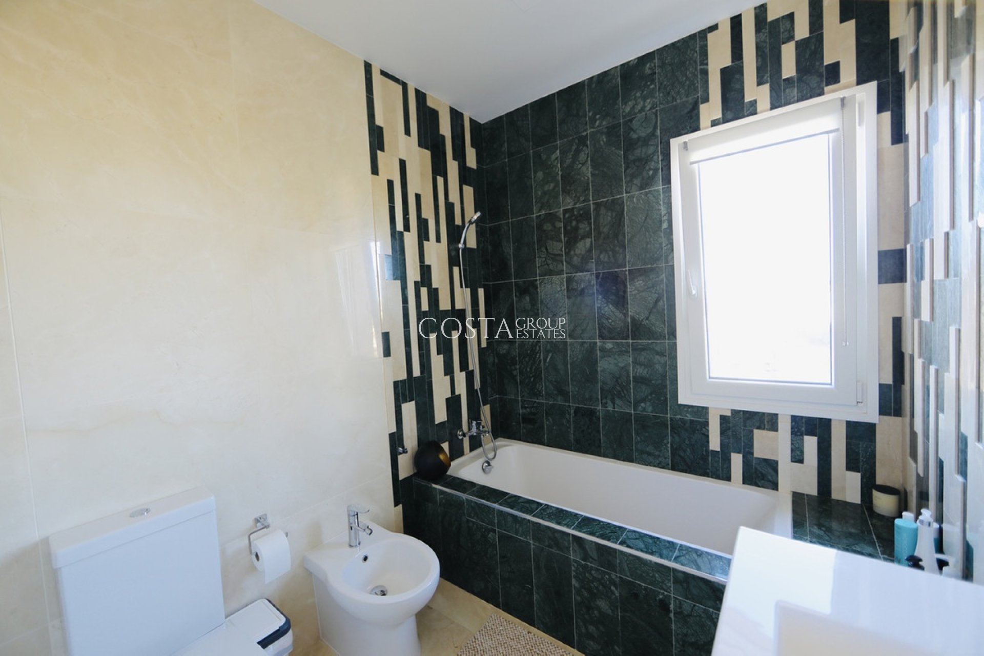 Revente - Villa -
Orihuela Costa - La Zenia