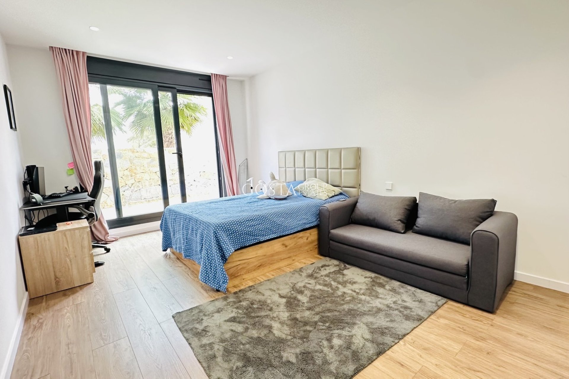 Revente - Villa -
Orihuela Costa - Las Colinas Golf