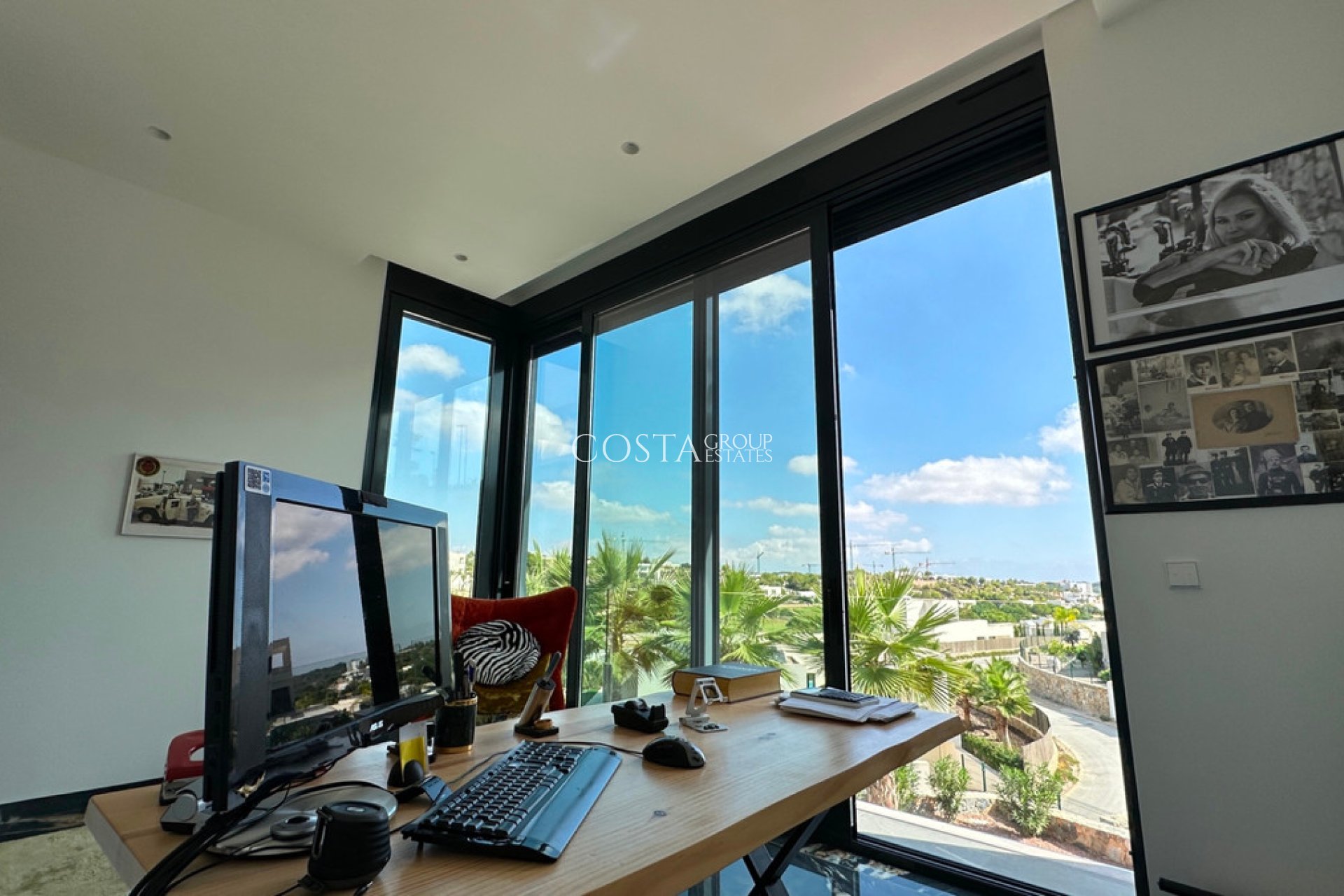 Revente - Villa -
Orihuela Costa - Las Colinas Golf