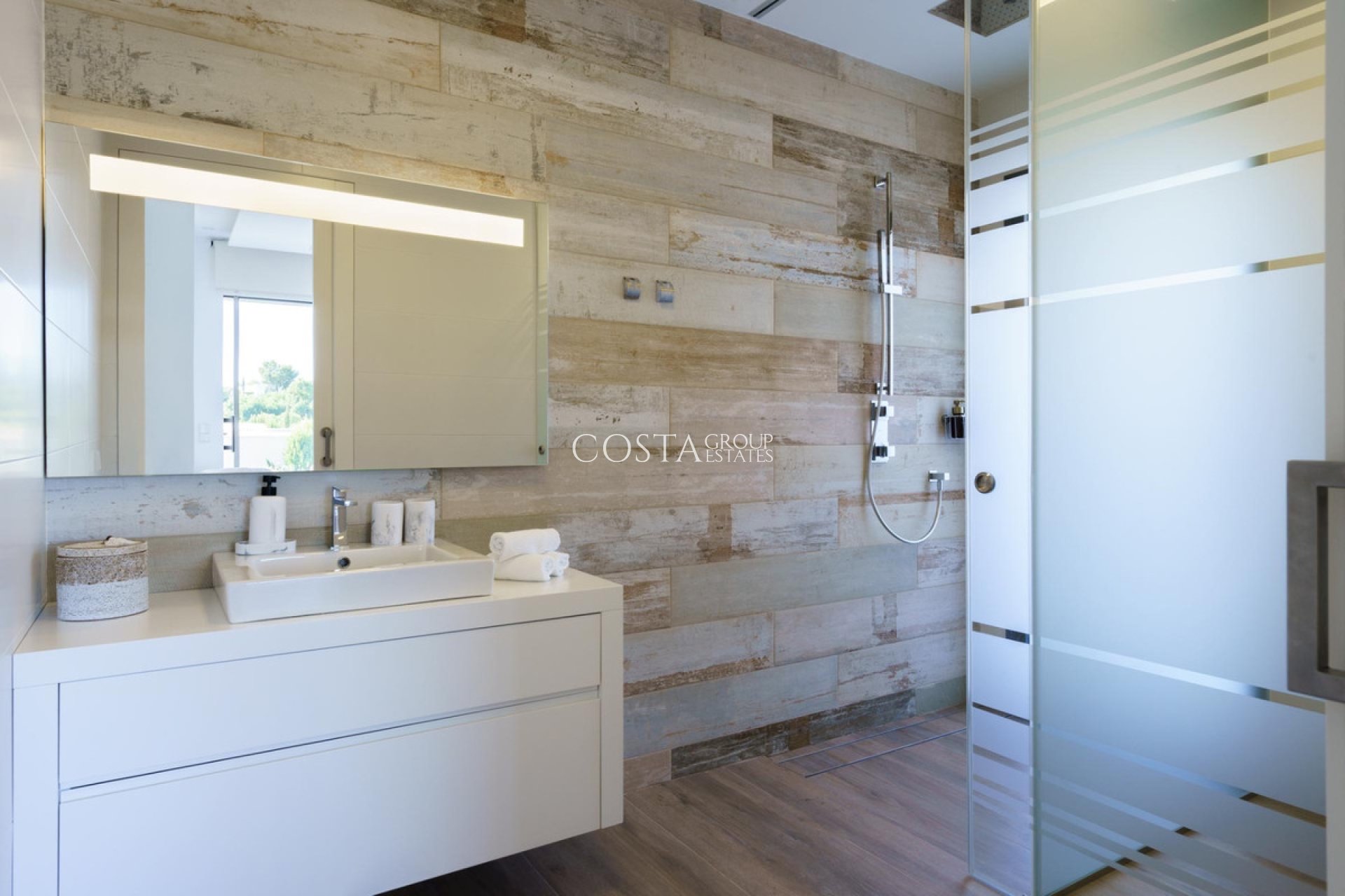 Revente - Villa -
Orihuela Costa - Las Colinas Golf