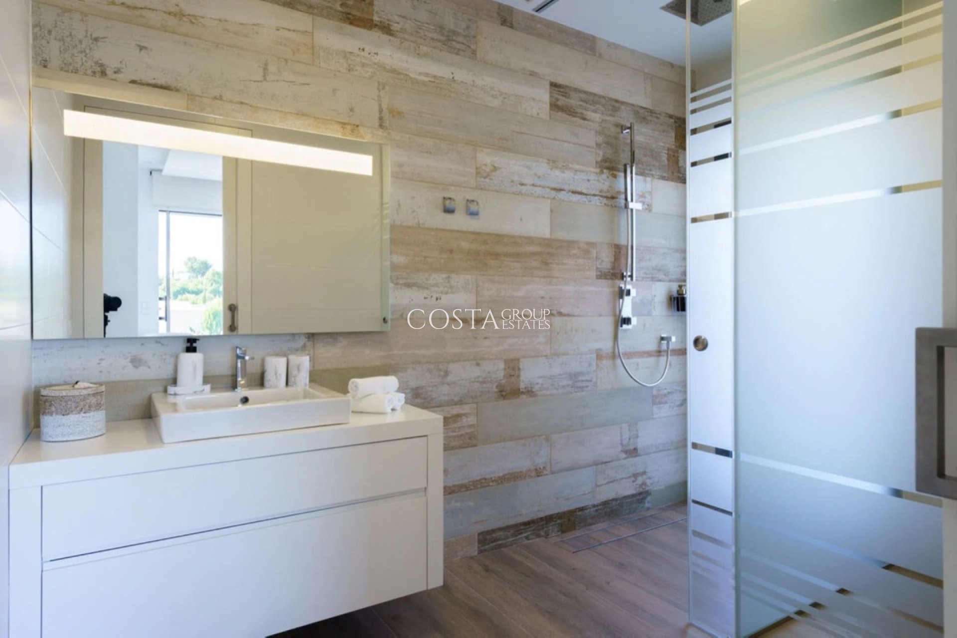 Revente - Villa -
Orihuela Costa - Las Colinas Golf