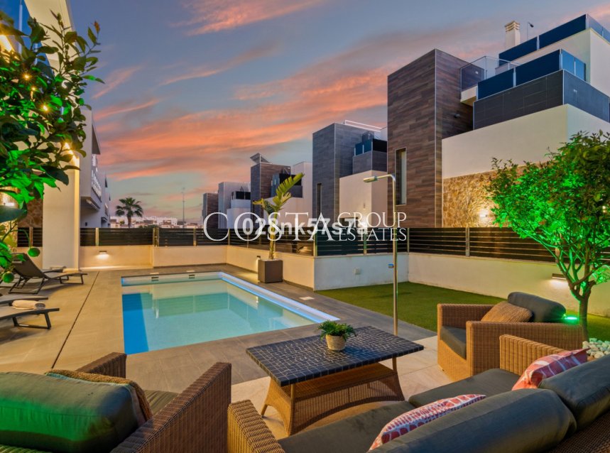 Revente - Villa -
Orihuela Costa - Lomas De Campoamor