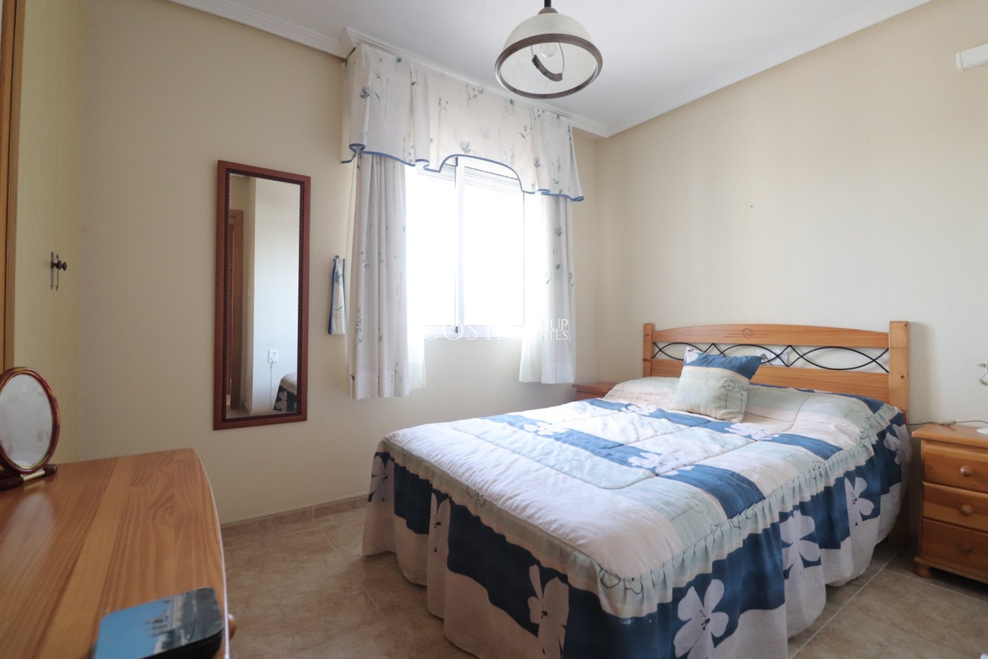 Revente - Villa -
Orihuela Costa - Los Balcones