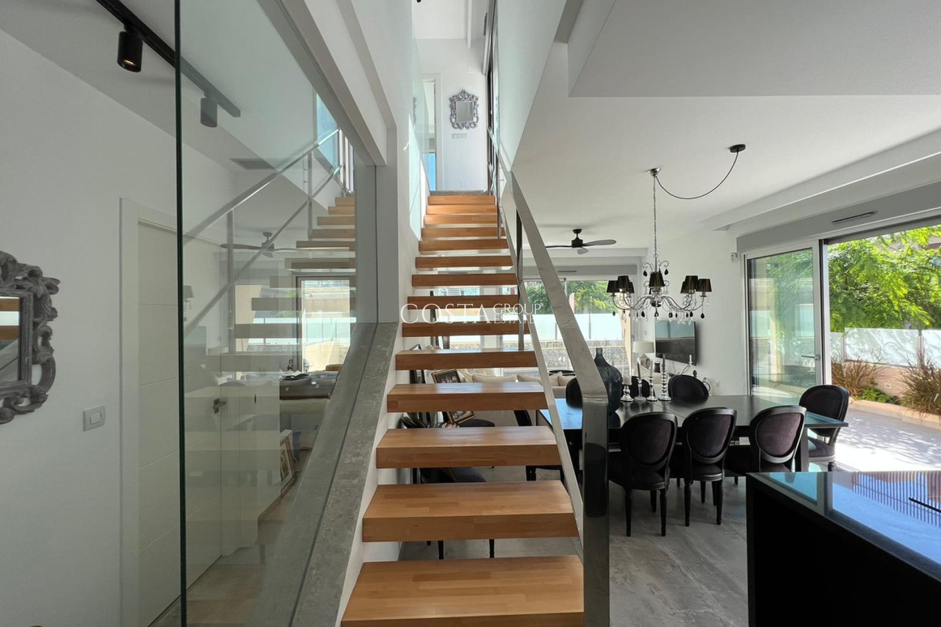 Revente - Villa -
Orihuela Costa - Mil Palmeras