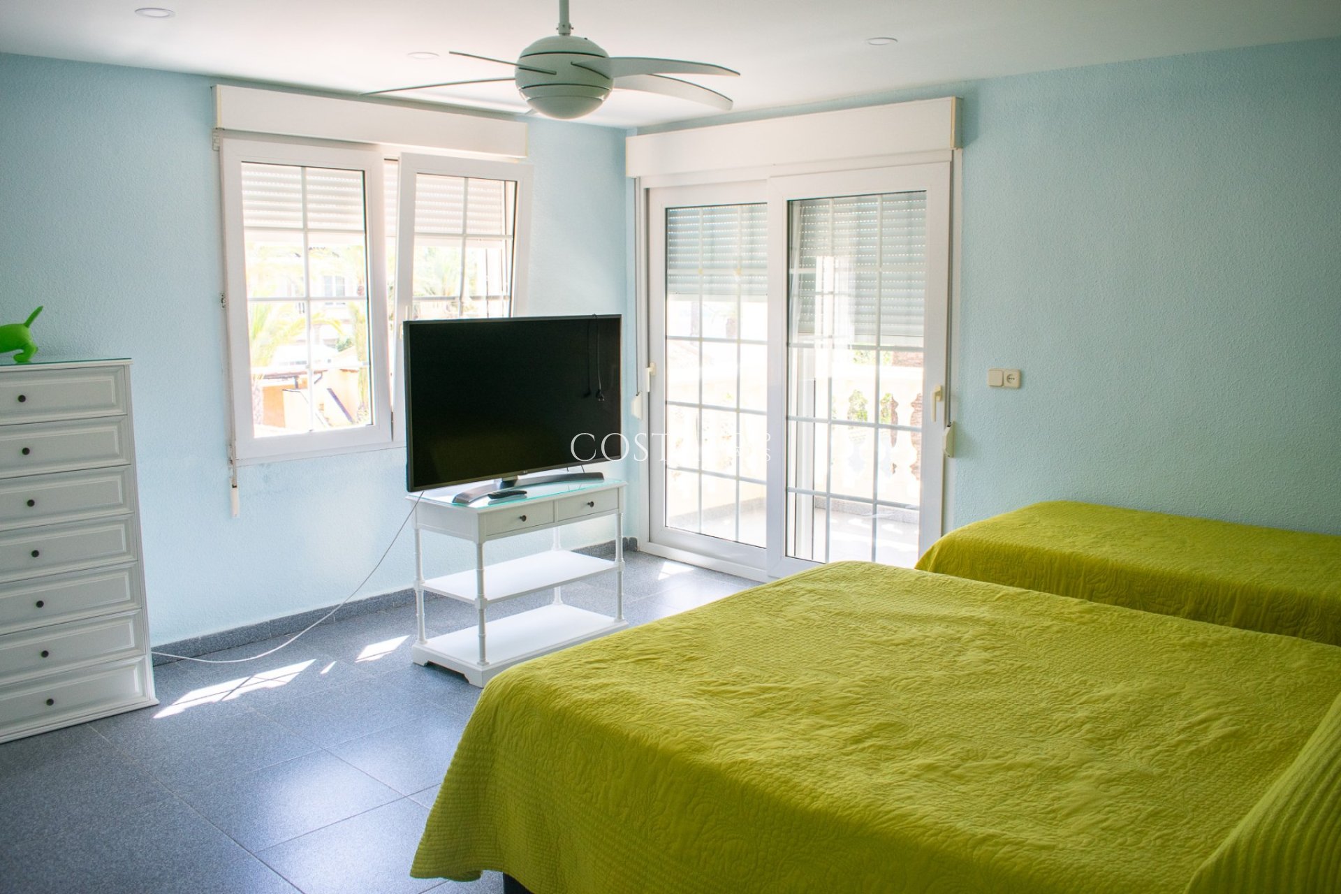 Revente - Villa -
Orihuela Costa - MUY CERCA DE LA PLAYA