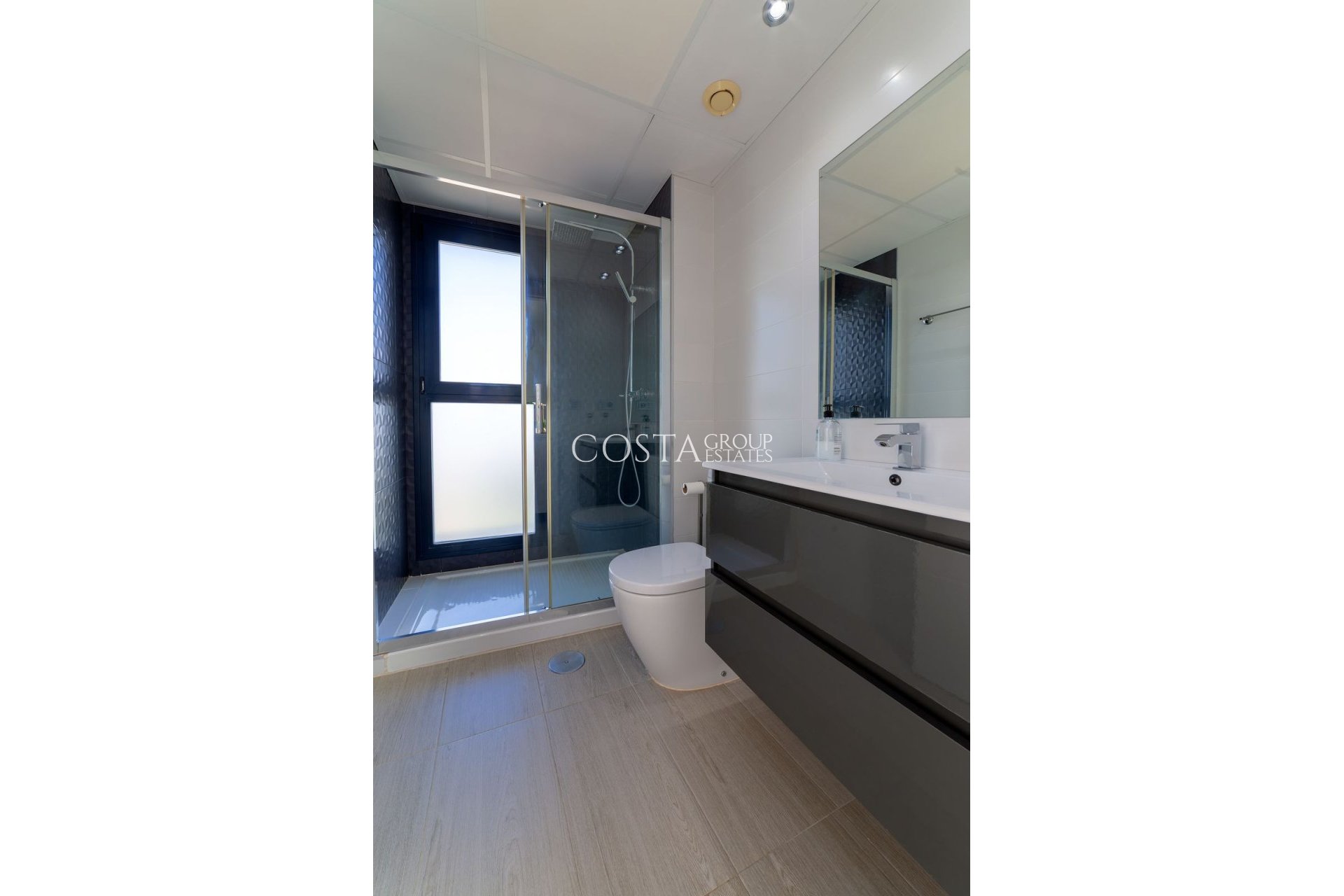 Revente - Villa -
Orihuela Costa - Punta Prima