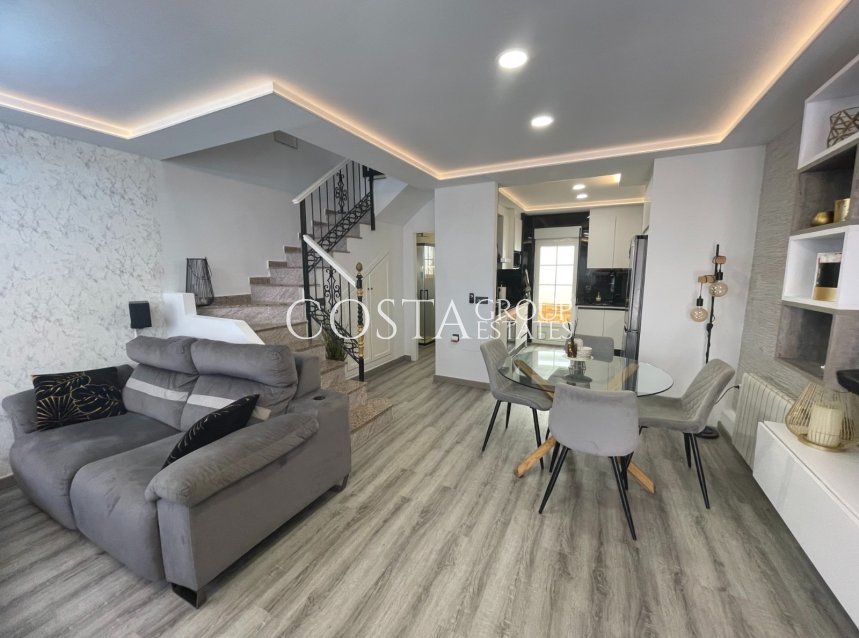 Revente - Villa -
Orihuela Costa - Villamartín