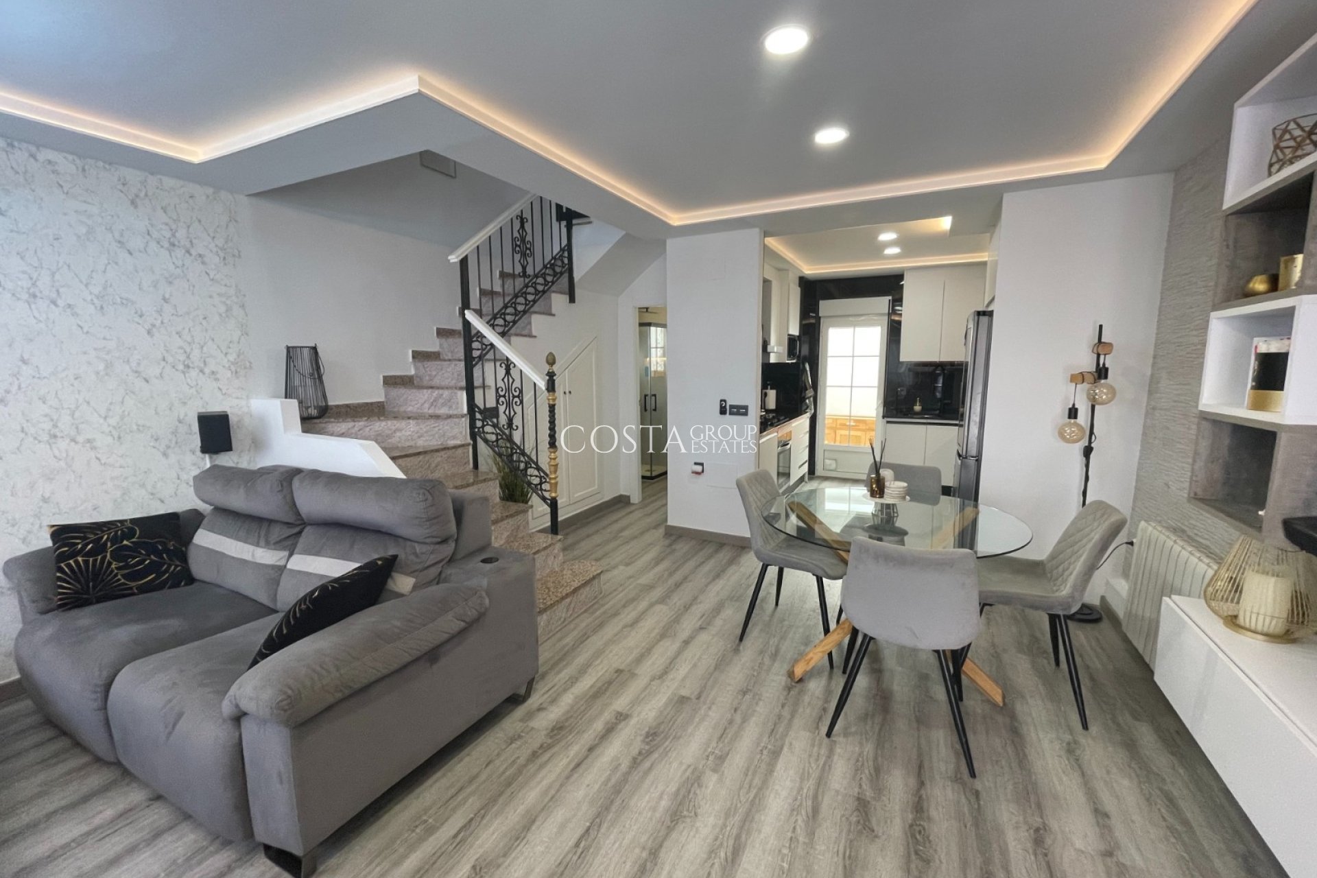 Revente - Villa -
Orihuela Costa - Villamartín