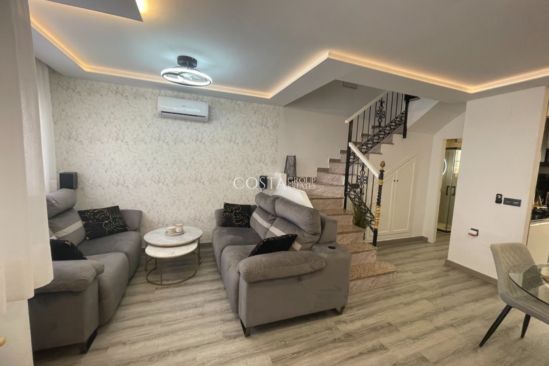 Revente - Villa -
Orihuela Costa - Villamartín