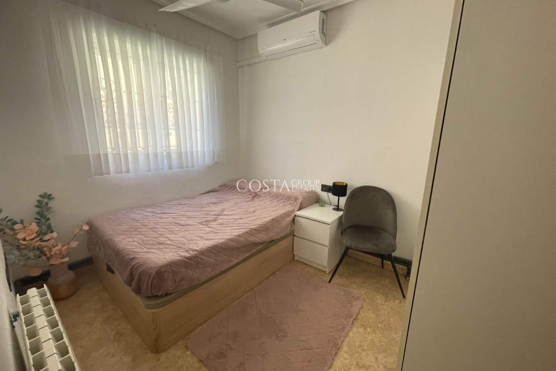 Revente - Villa -
Orihuela Costa - Villamartín