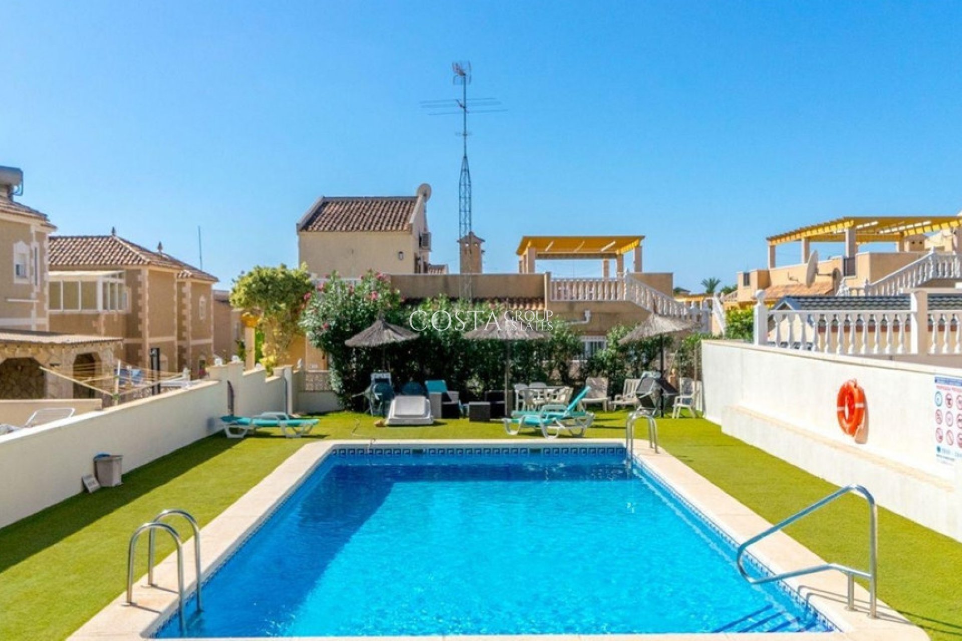 Revente - Villa -
Orihuela Costa - Villamartin