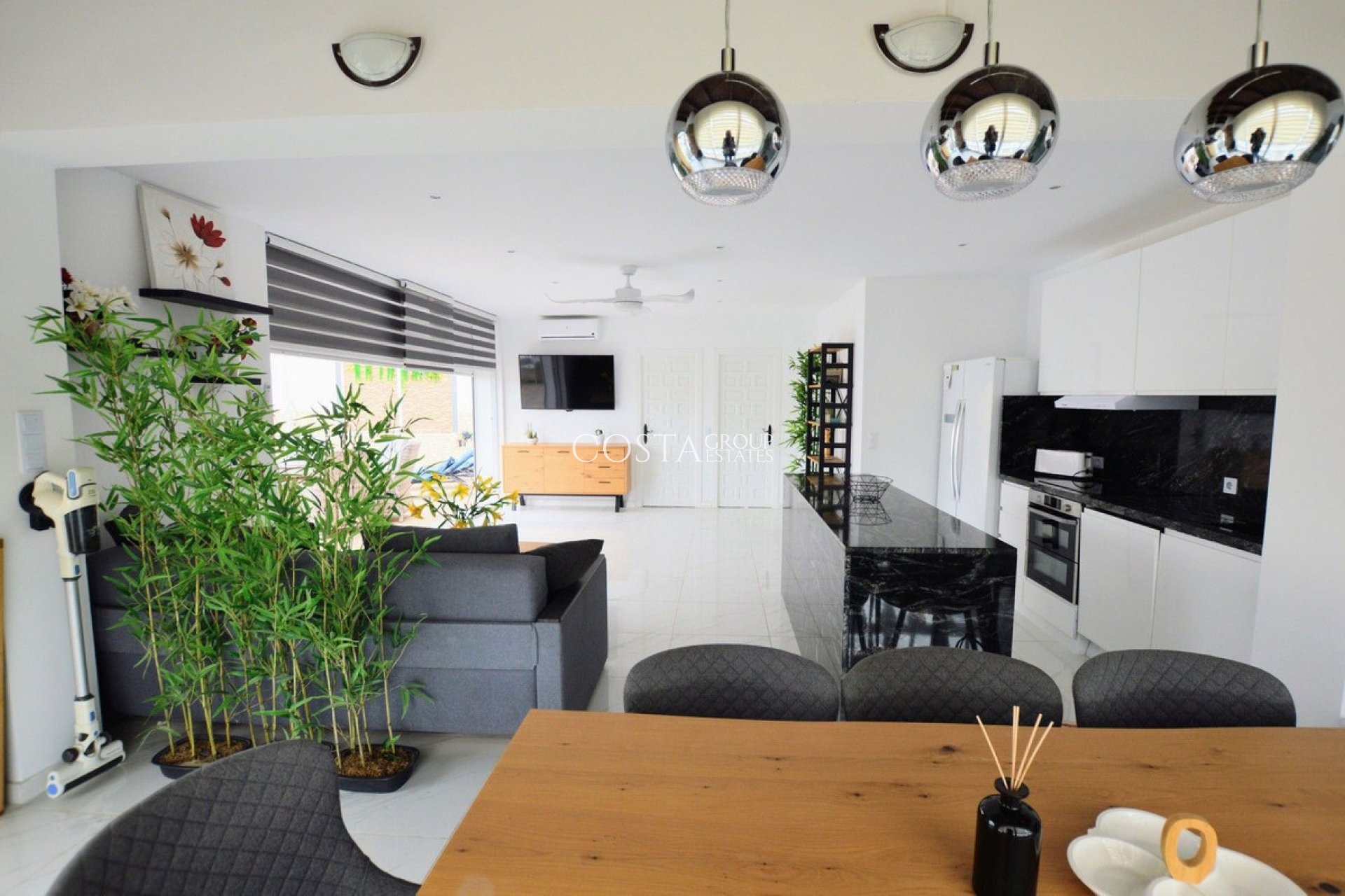 Revente - Villa -
Orihuela Costa - Villamartin