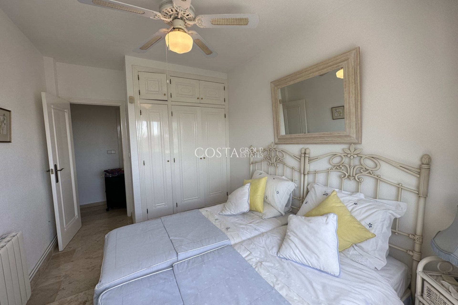 Revente - Villa -
Orihuela Costa - Villamartin