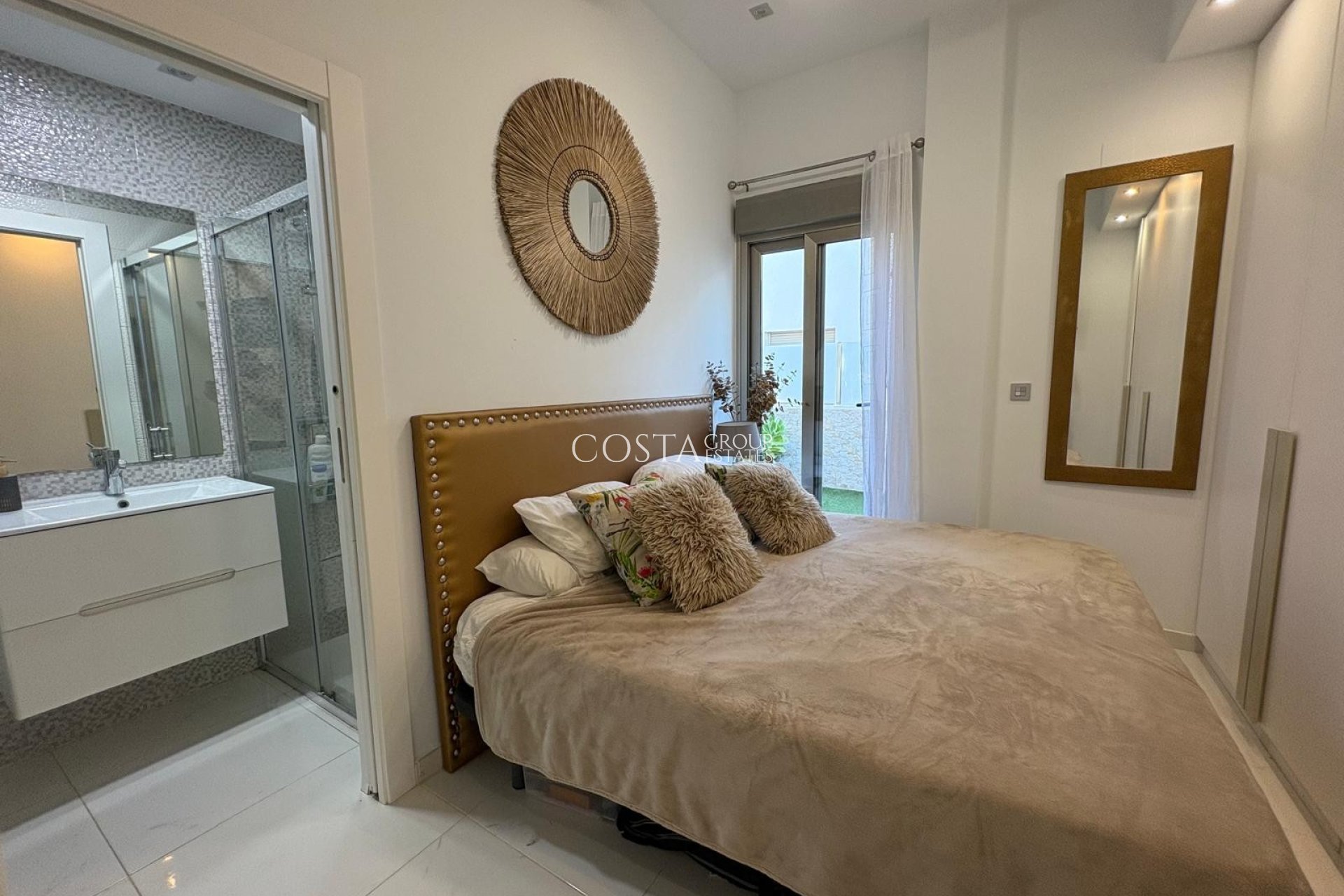 Revente - Villa -
Orihuela Costa - Villamartín