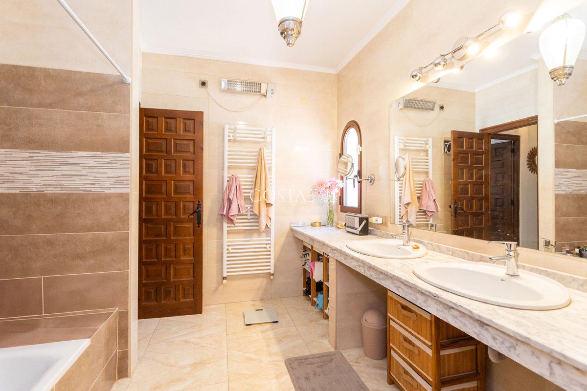 Revente - Villa -
Orihuela Costa - Villamartin