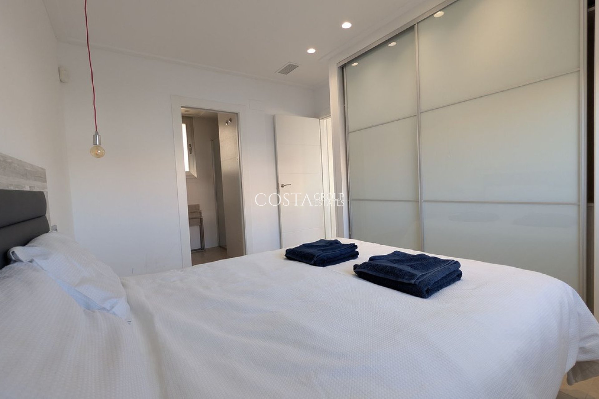 Revente - Villa -
Orihuela Costa - Villamartin