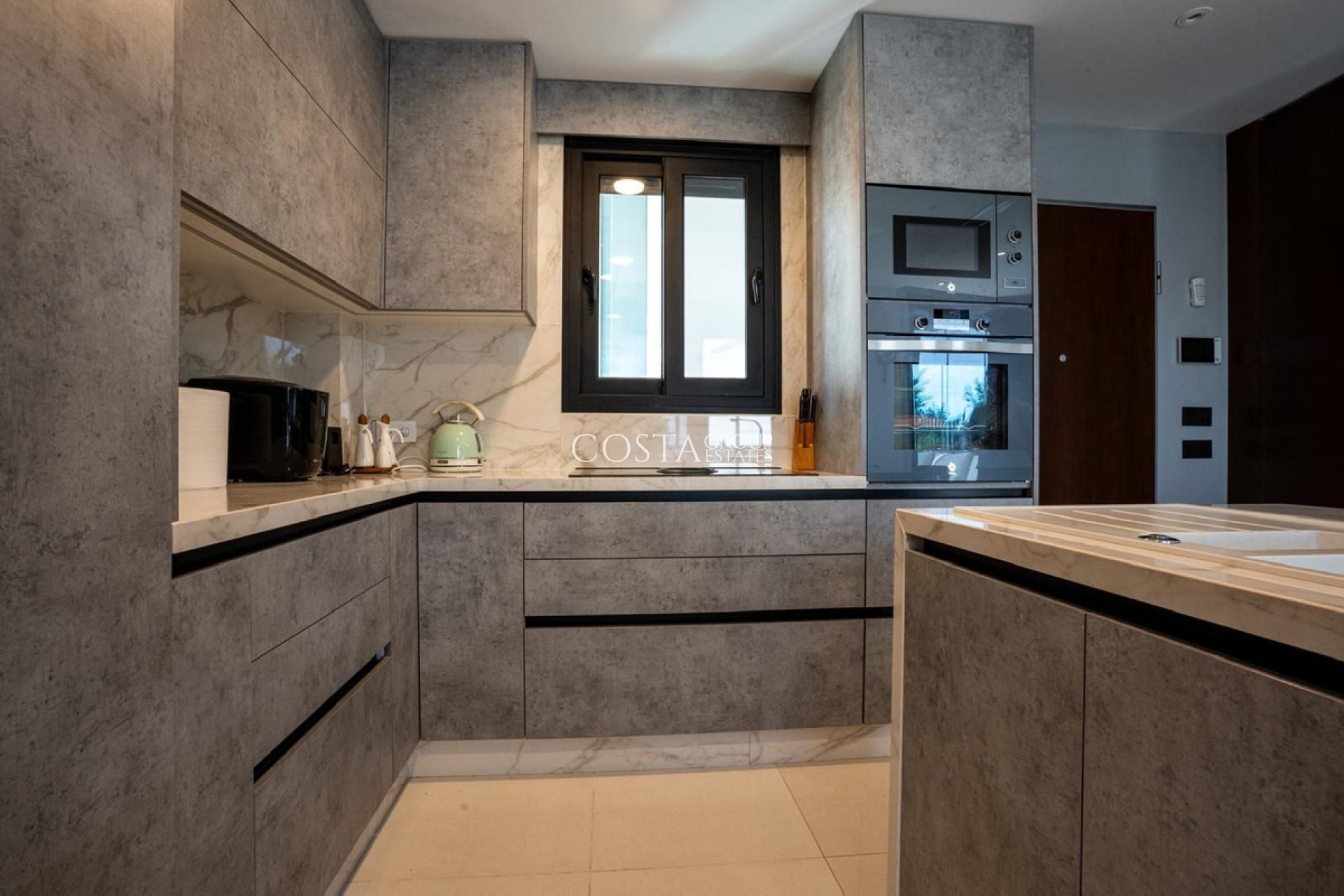 Revente - Villa -
Orihuela Costa - Villamartin