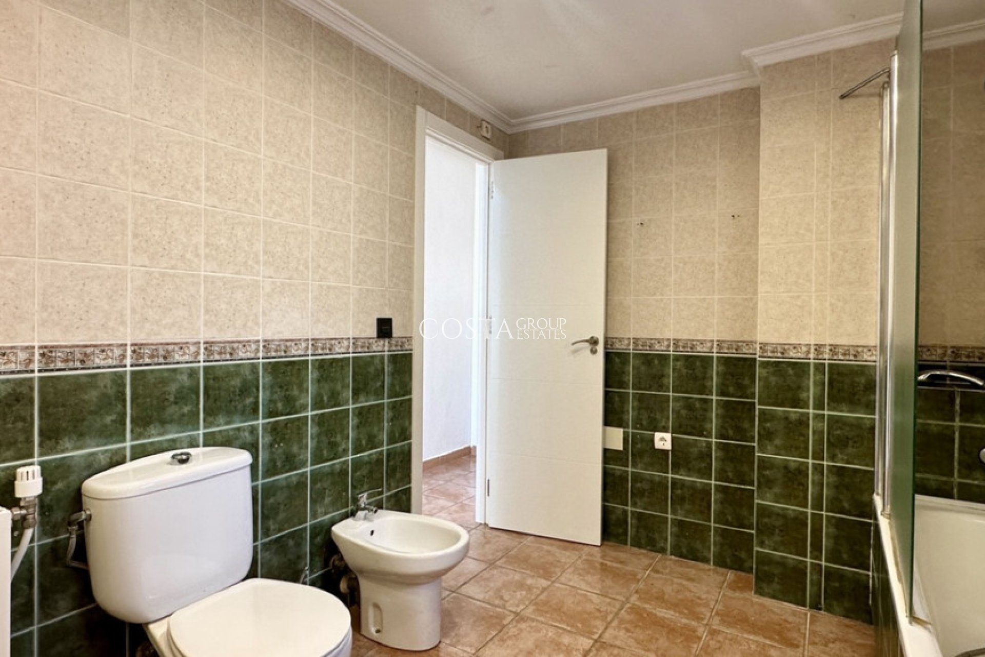 Revente - Villa -
Orihuela Costa - Villamartin