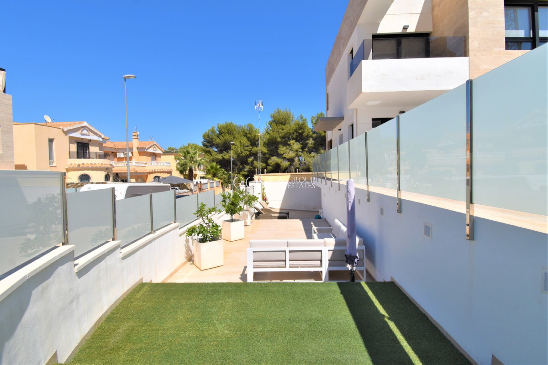 Revente - Villa -
Orihuela Costa - Villamartin