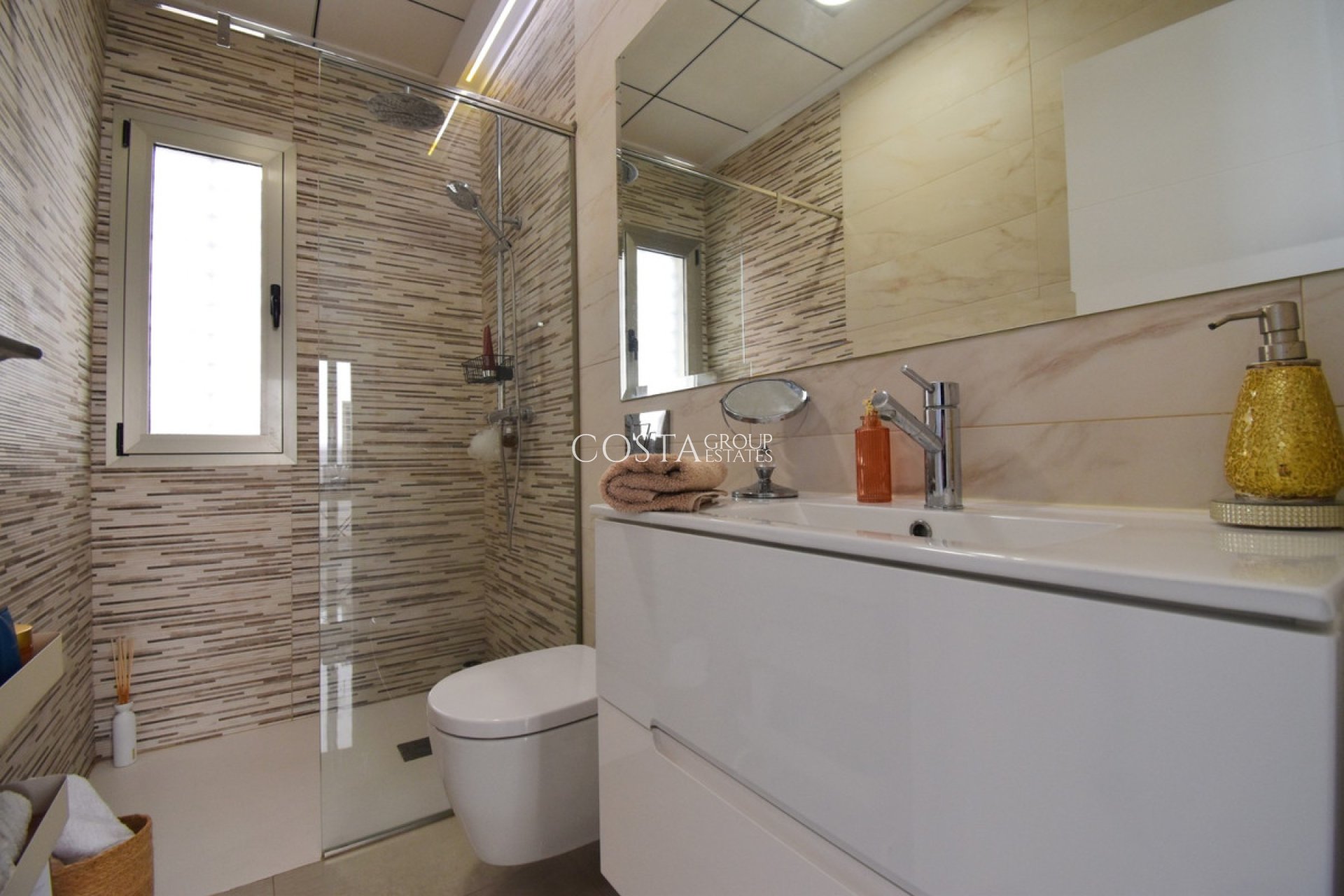 Revente - Villa -
Orihuela Costa - Villamartin