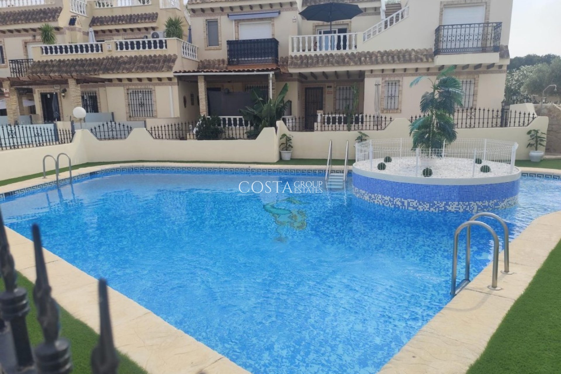 Revente - Villa -
Orihuela Costa