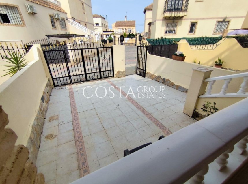 Revente - Villa -
Orihuela Costa