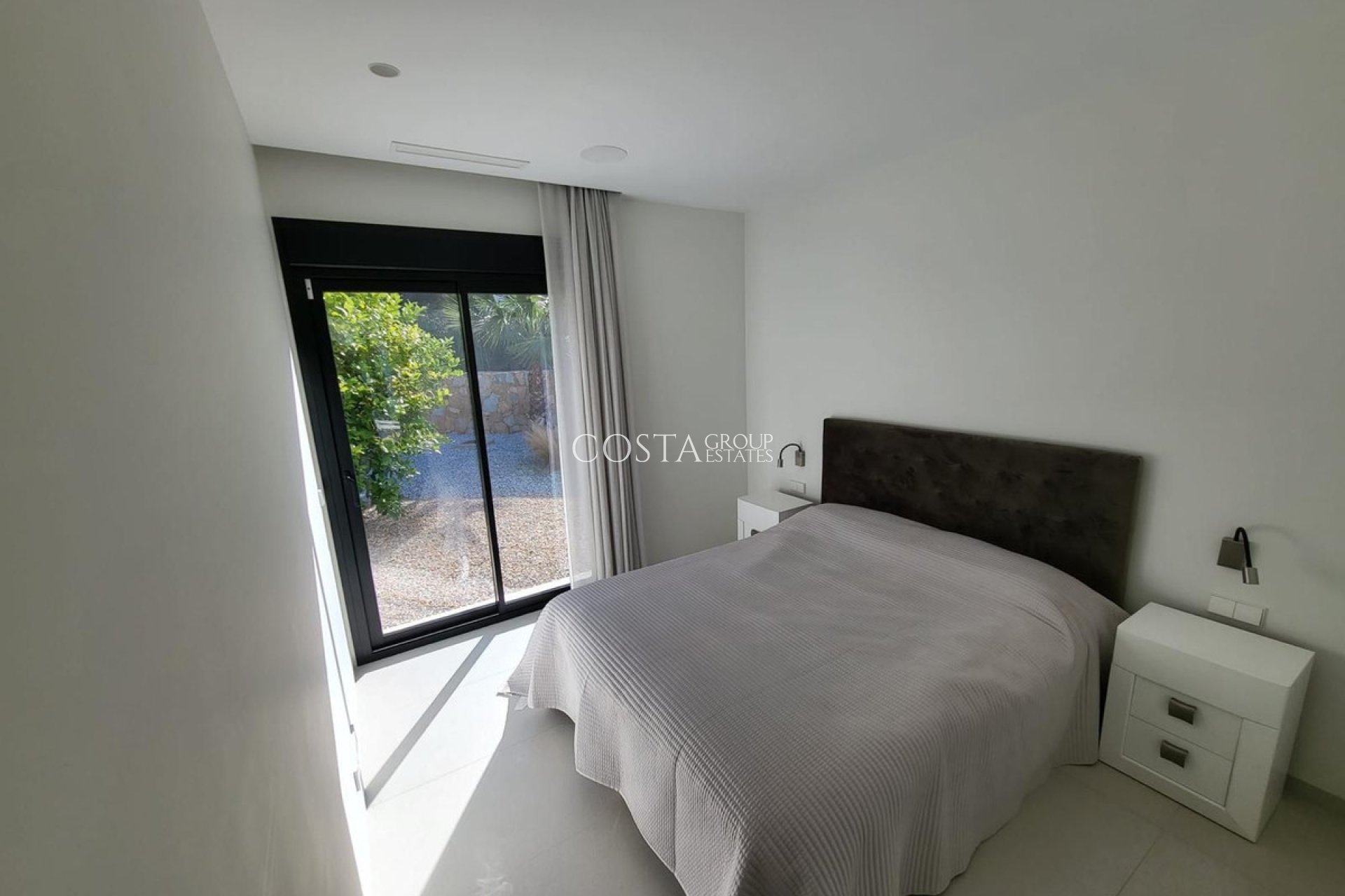 Revente - Villa -
Orihuela Costa