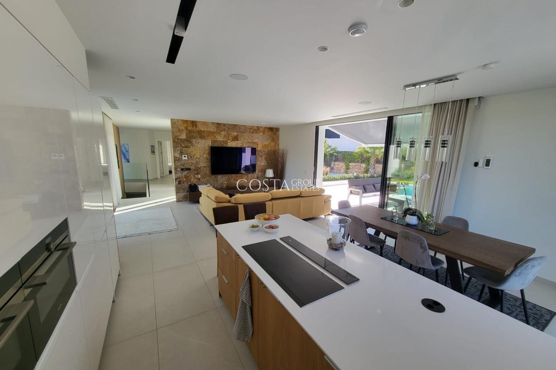 Revente - Villa -
Orihuela Costa