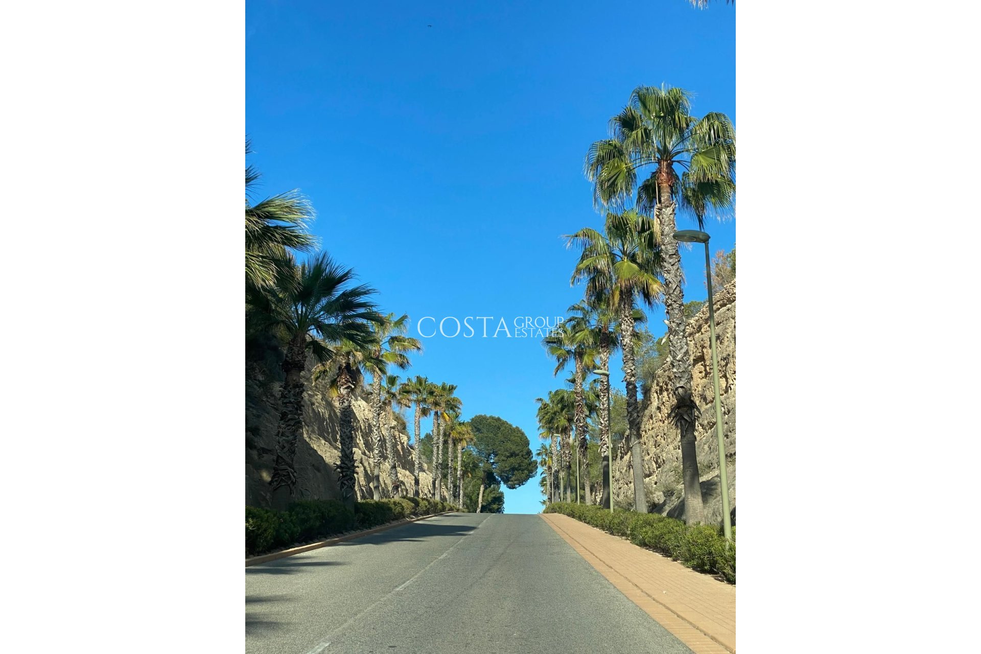 Revente - Villa -
Orihuela Costa